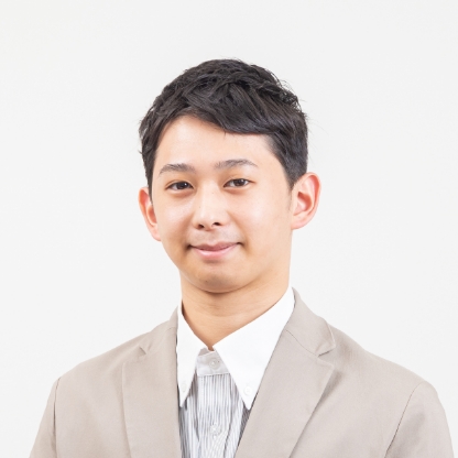 村居　賢人